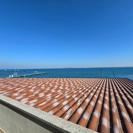 הוילה Moniga del Garda Graziosa Al Porto מראה חיצוני תמונה