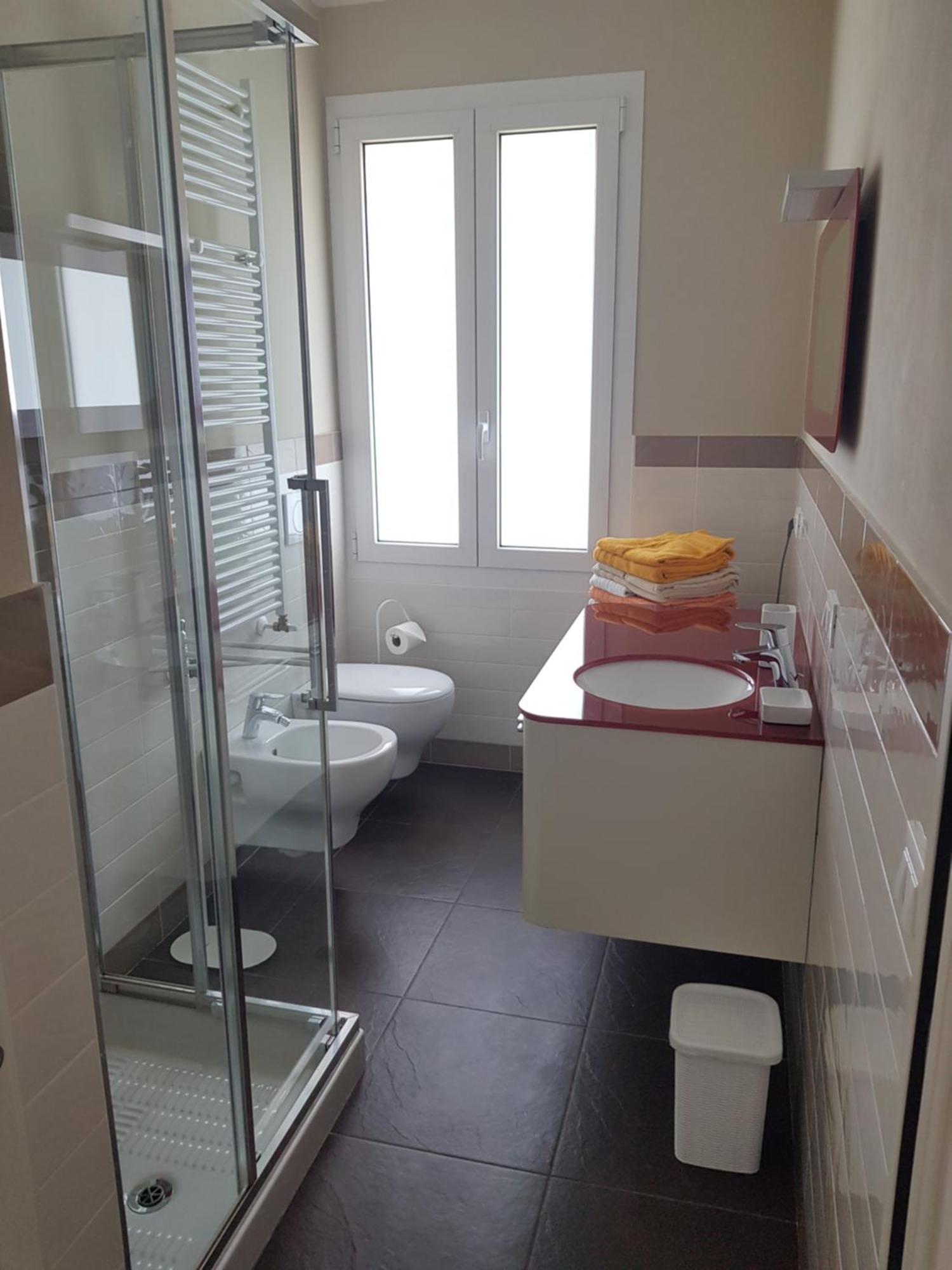 הוילה Moniga del Garda Graziosa Al Porto מראה חיצוני תמונה