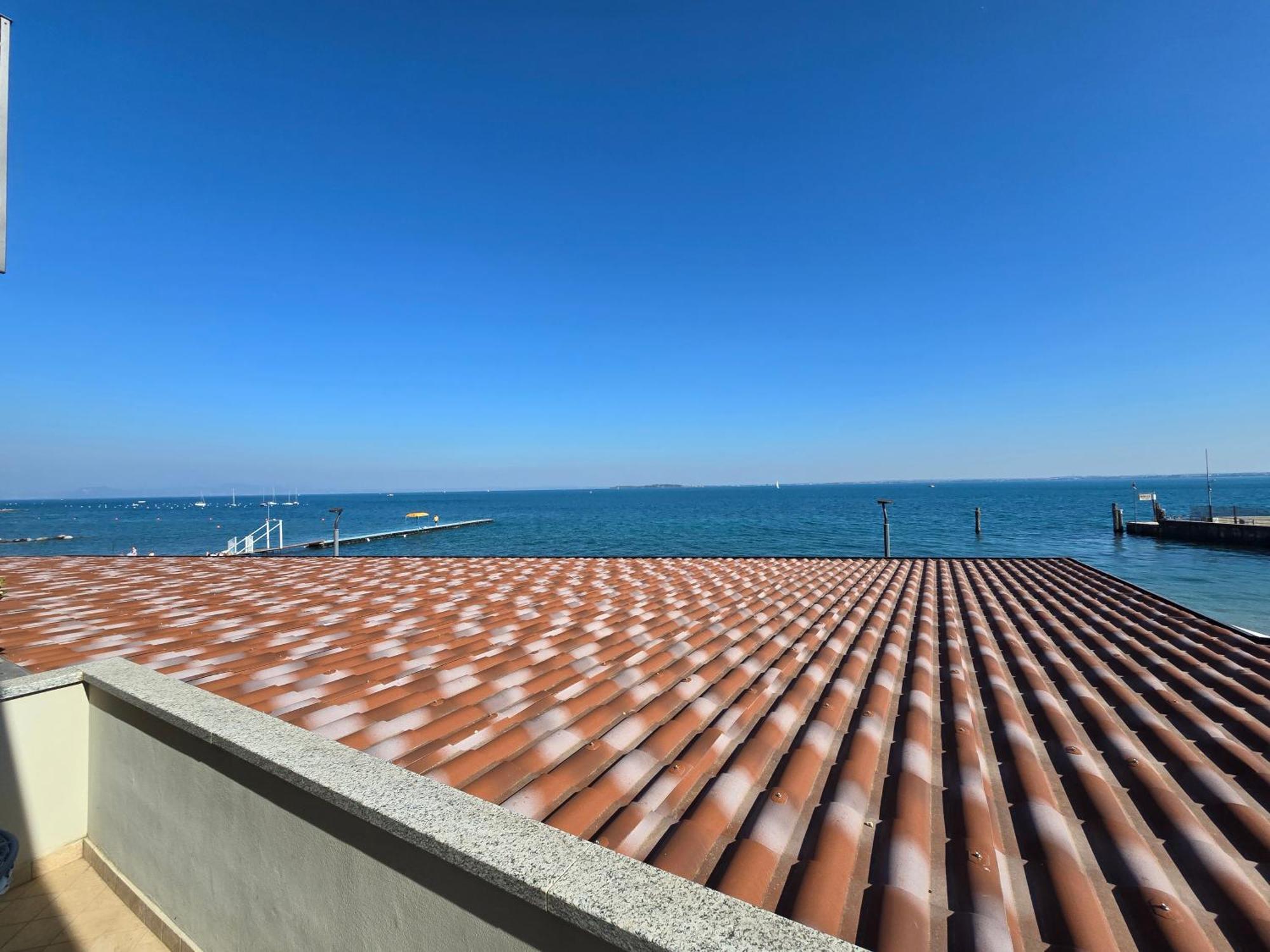 הוילה Moniga del Garda Graziosa Al Porto מראה חיצוני תמונה