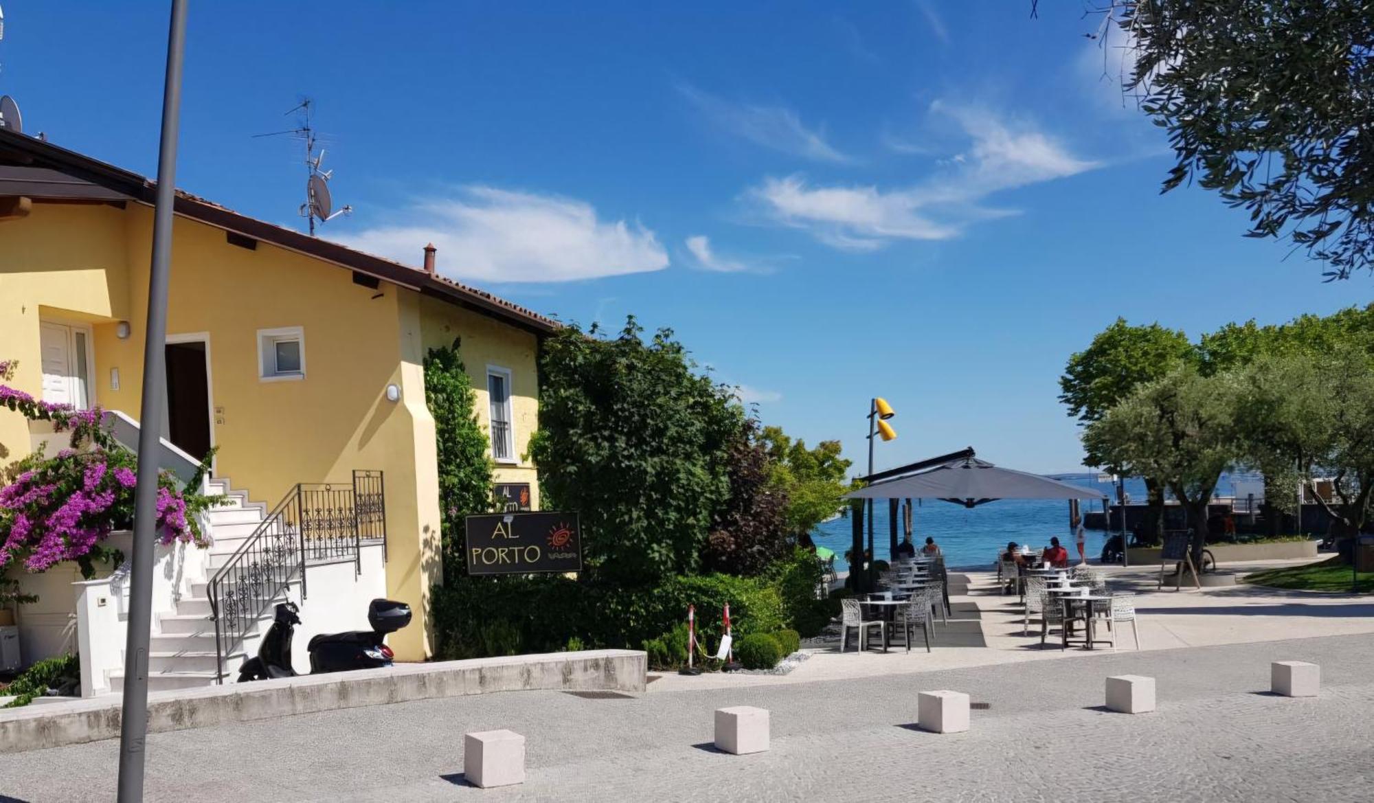 הוילה Moniga del Garda Graziosa Al Porto מראה חיצוני תמונה